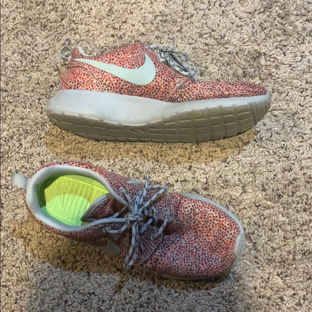 Nike roshes